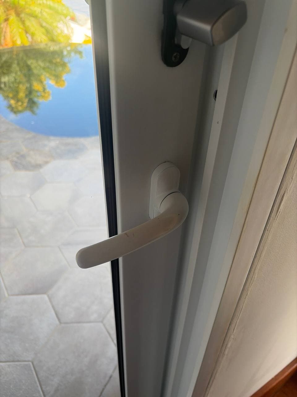 Also, do you know where I can get a new door handle like this?
